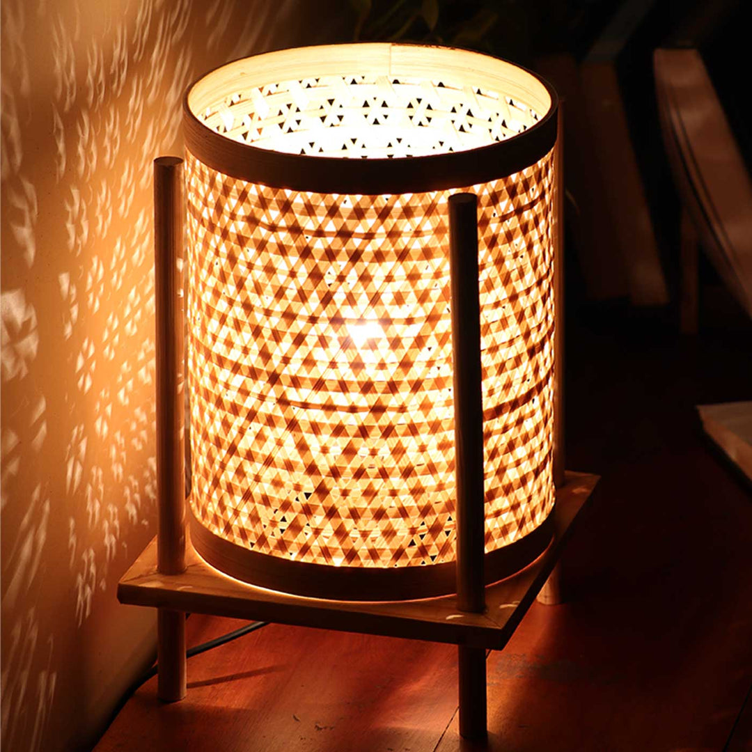 Handmade Bamboo Weaving Green Valley Design Table Lamp