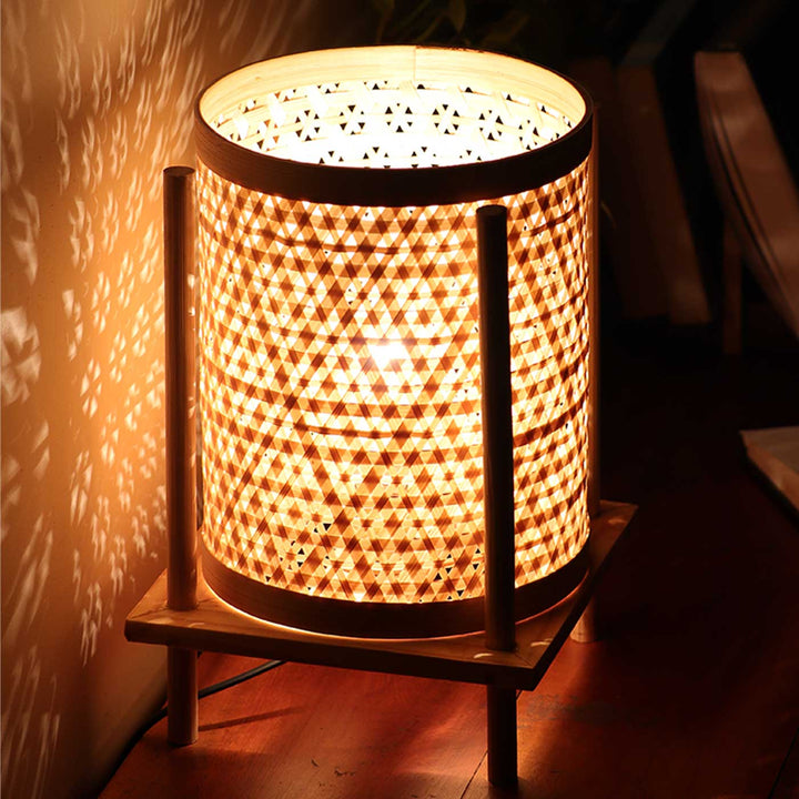 Handmade Bamboo Weaving Green Valley Design Table Lamp