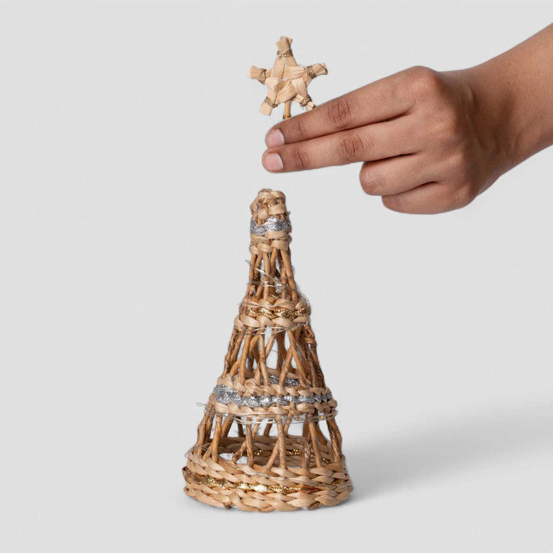 Handmade Banana Bark And Rope Star Top Pine Tree Christmas Ornaments With Lights