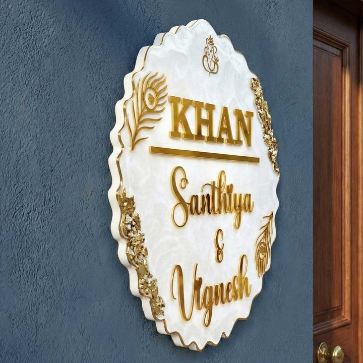 Personalized Round White Feather Theme Resin Name Plate
