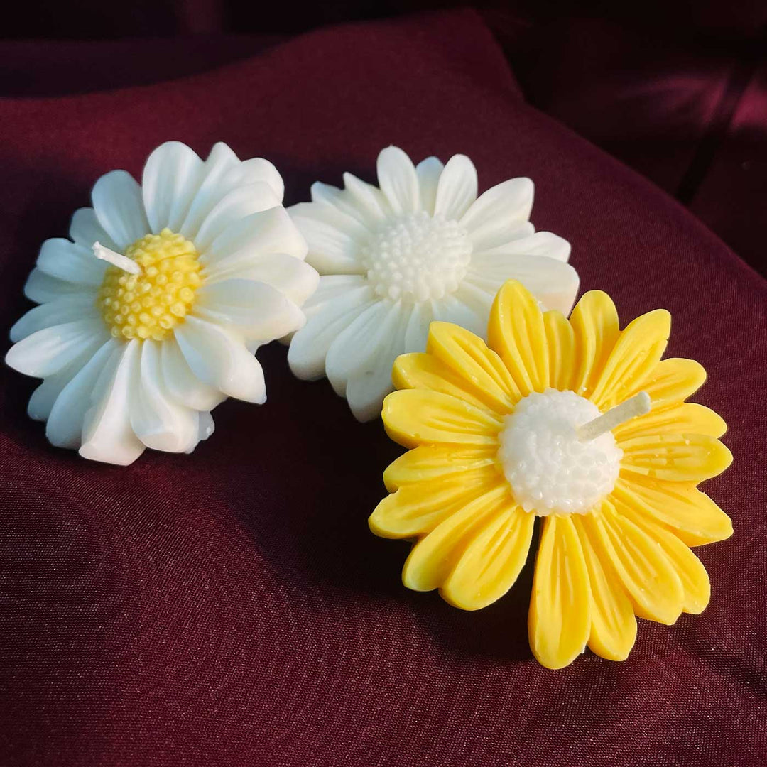 Set of 5 | Handmade Daisy Floating Soy Wax Scented Candle
