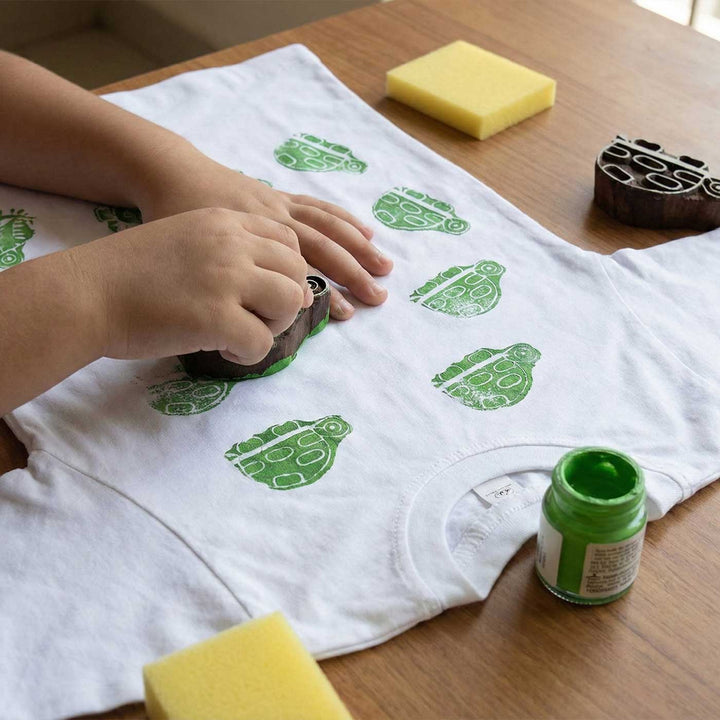 Turtle Design T-shirt Block Print DIY Kit | 1 White Cotton T-shirt, 1 Fabric Paint And 1 Wooden Block