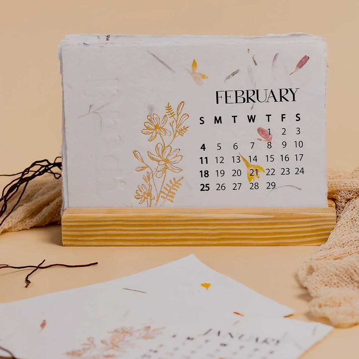 Handmade 2025 Petals Desk Calendar With Stand