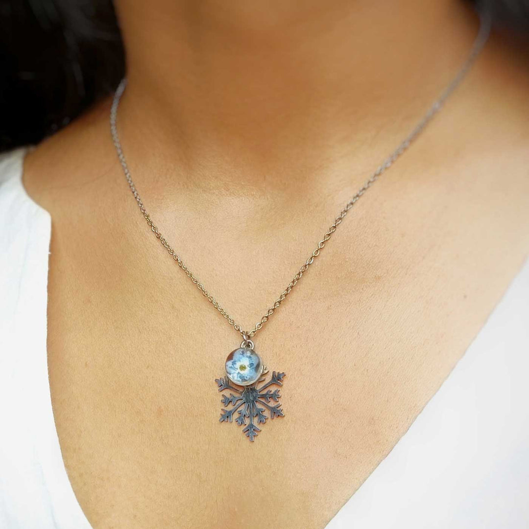Eira Snowflake Preserved Flower Stainless Steel Necklace