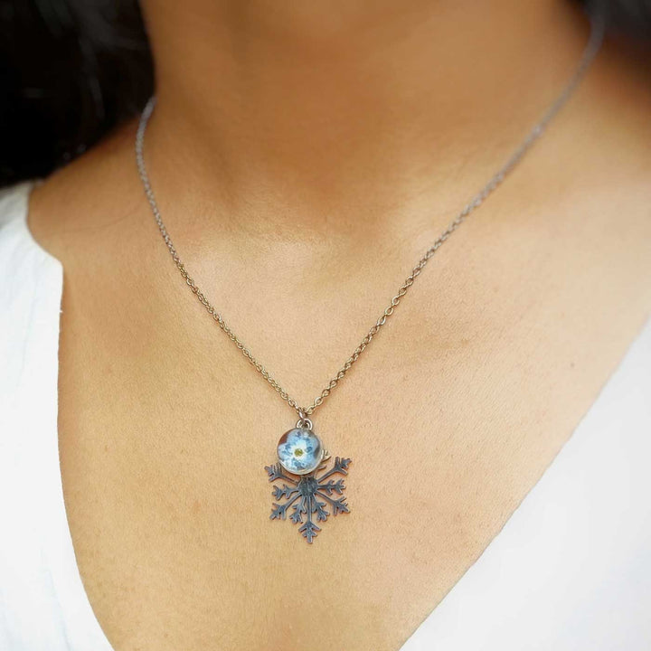 Eira Snowflake Preserved Flower Stainless Steel Necklace