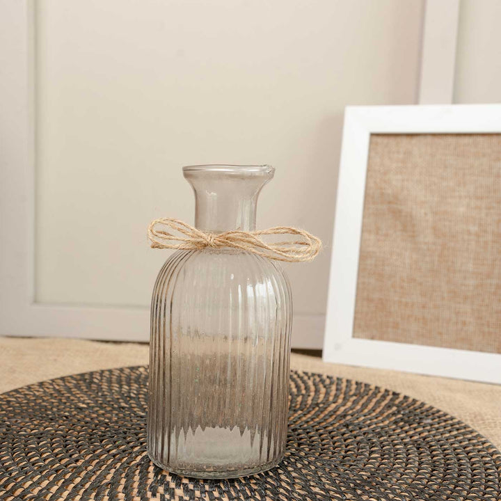 Crystal Bloom Glass Vase With Dried Flower Bunch