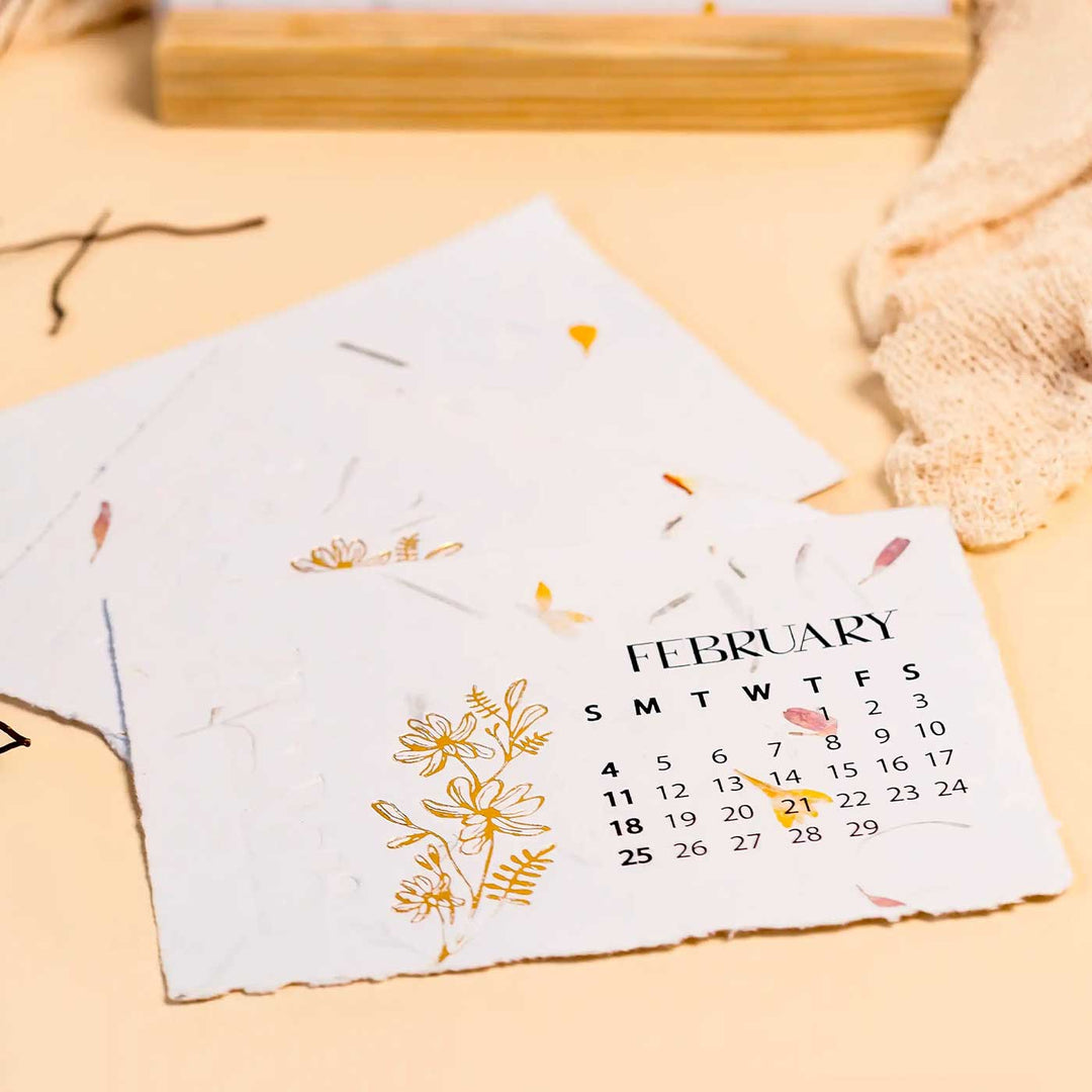 Handmade 2025 Petals Desk Calendar With Stand