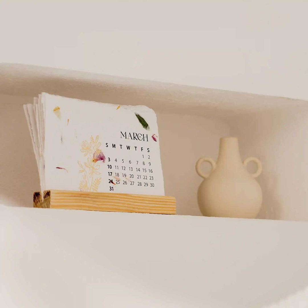 Handmade 2025 Petals Desk Calendar With Stand