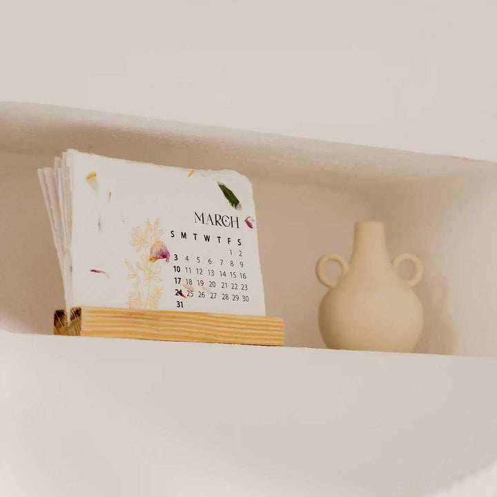 Handmade 2025 Petals Desk Calendar With Stand