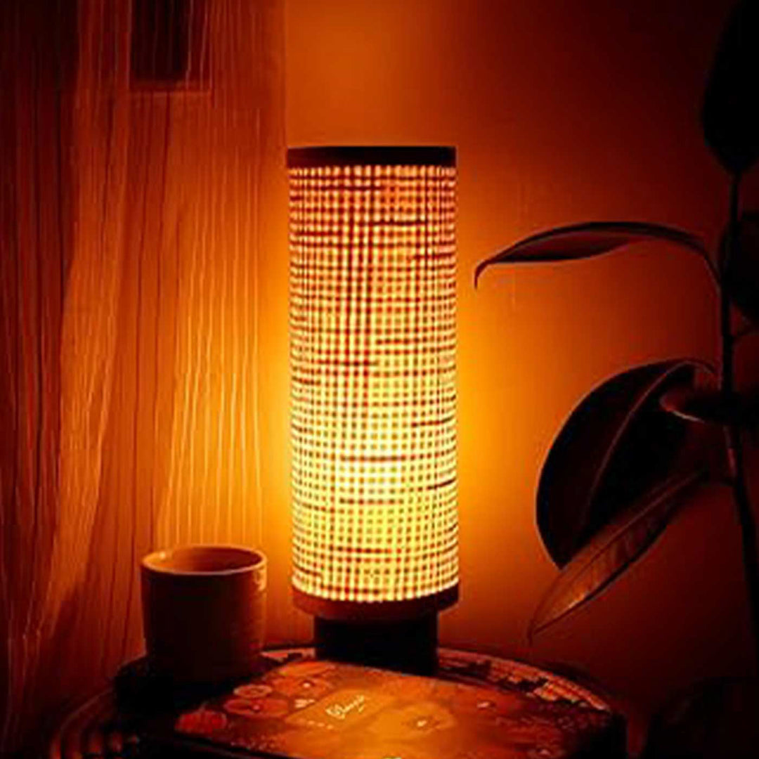 Handmade Bamboo Weaving Sleek Classic Table Lamp