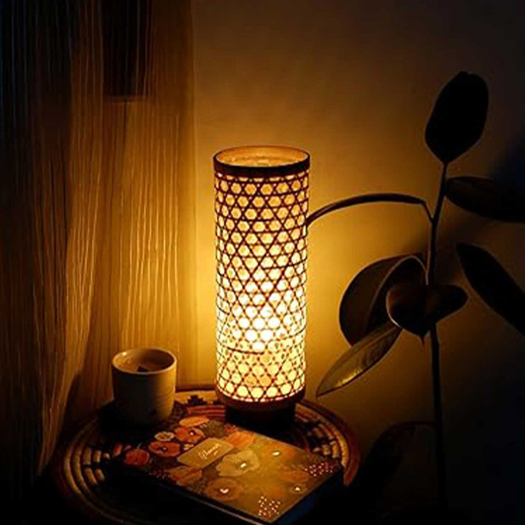 Handmade Bamboo Weaving Sleek Star Table Lamp