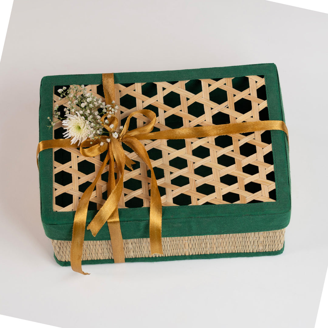 Nest Handcrafted Natural Rivergrass And Bamboo Lidded Gift Box For Storage And Gifting