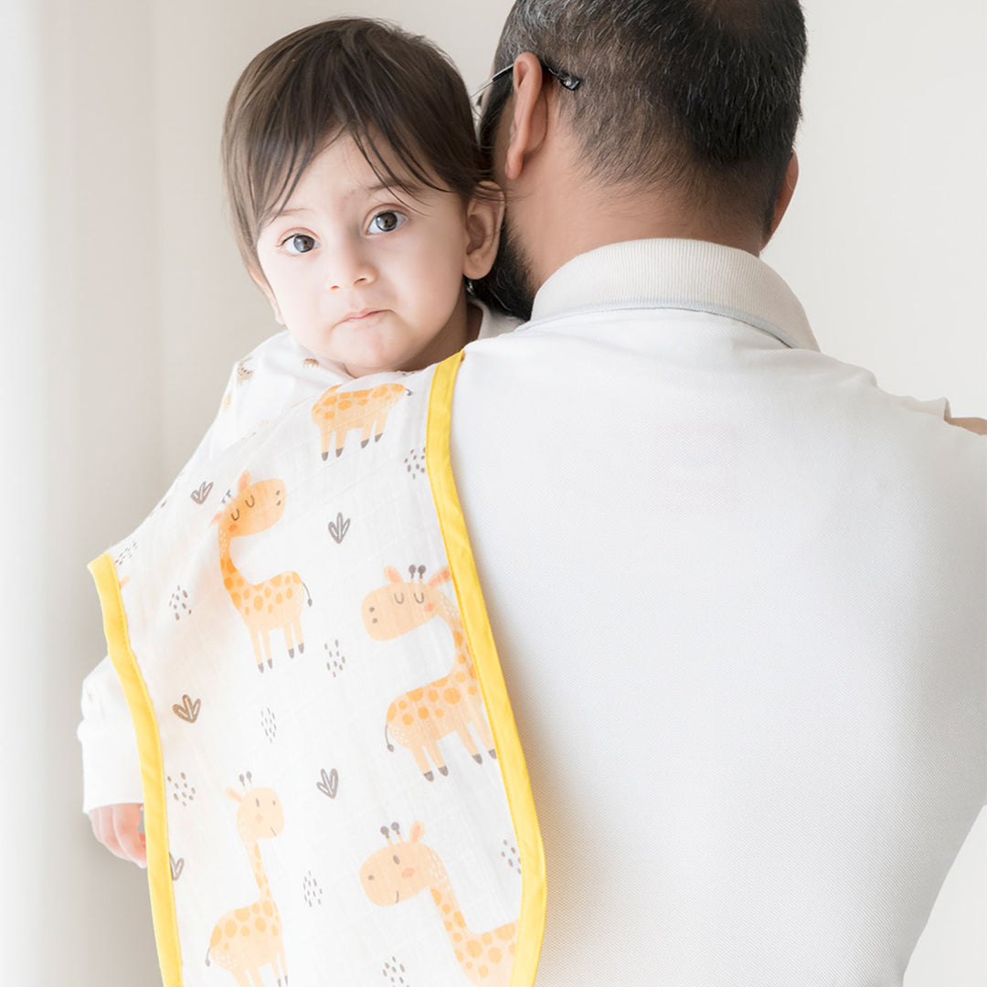 Personalized Giraffe Bib & Burp Set | 0-2 Years