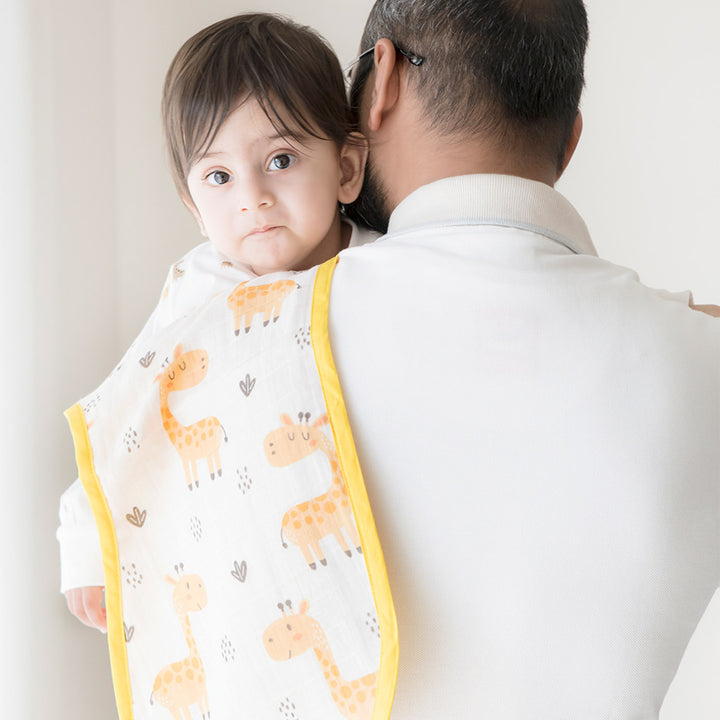 Personalized Giraffe Bib & Burp Set | 0-2 Years