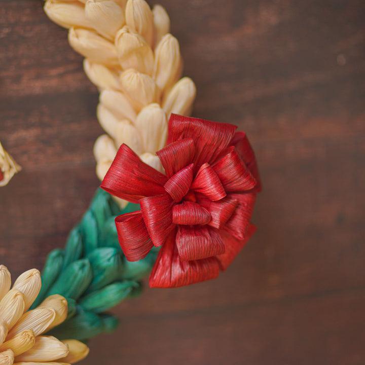 Handmade Ecofriendly Corn Husk White And Red Flower Wreath