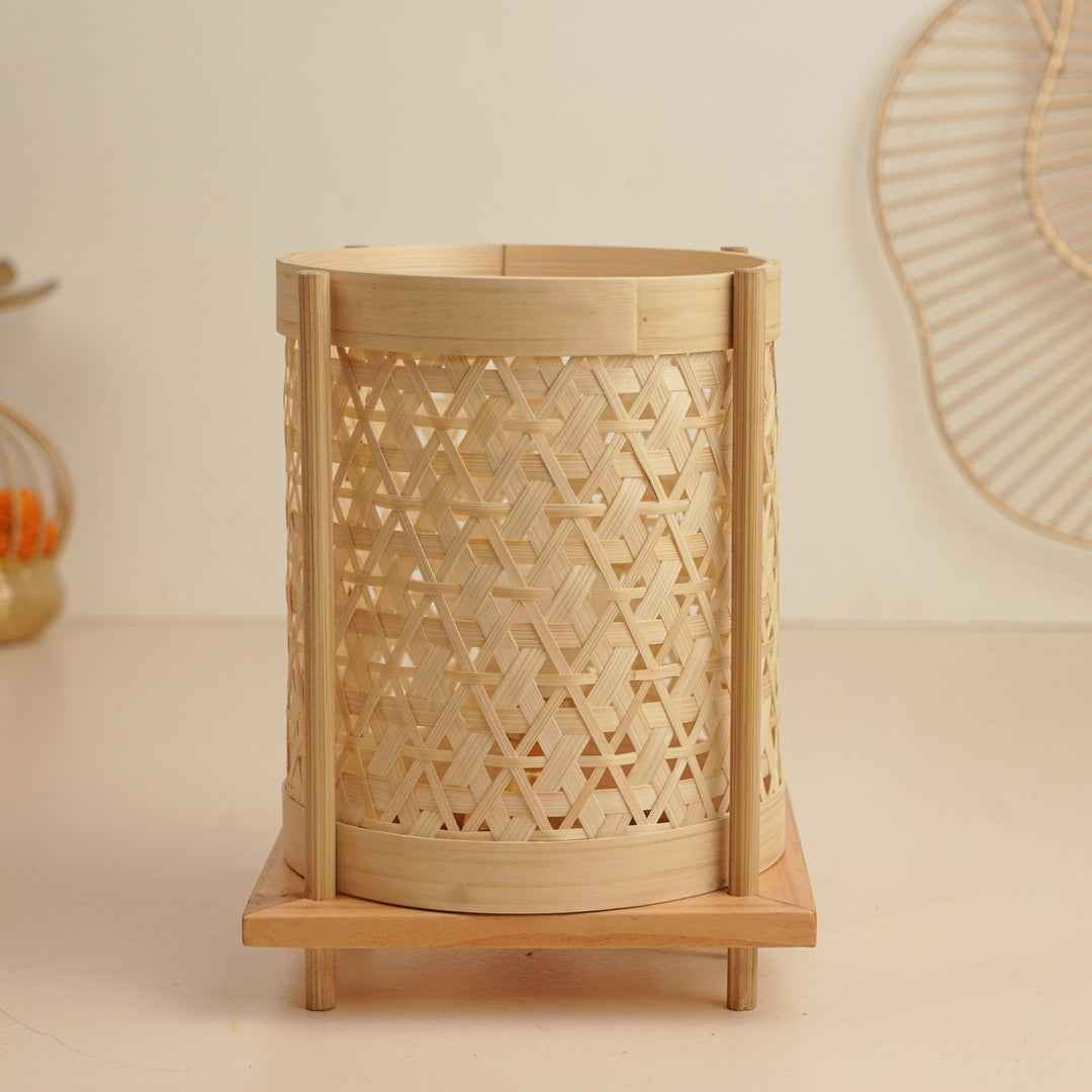 Handmade Bamboo Weaving Green Valley Design Table Lamp