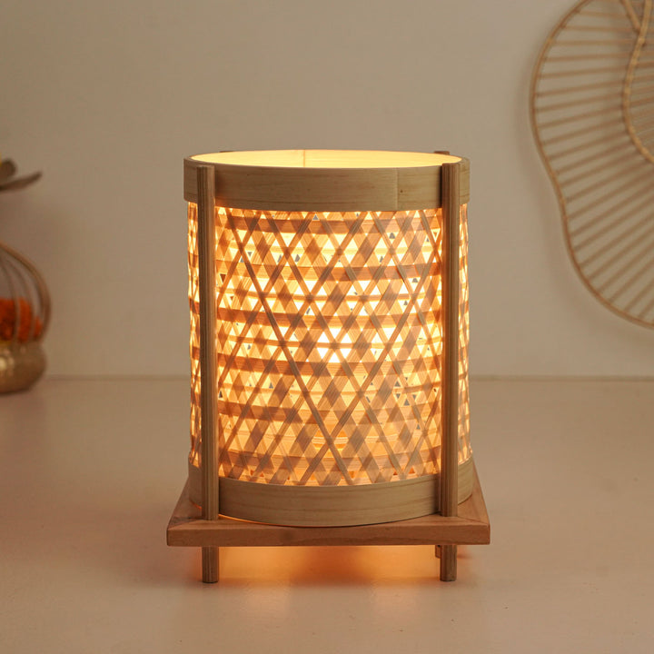 Handmade Bamboo Weaving Green Valley Design Table Lamp