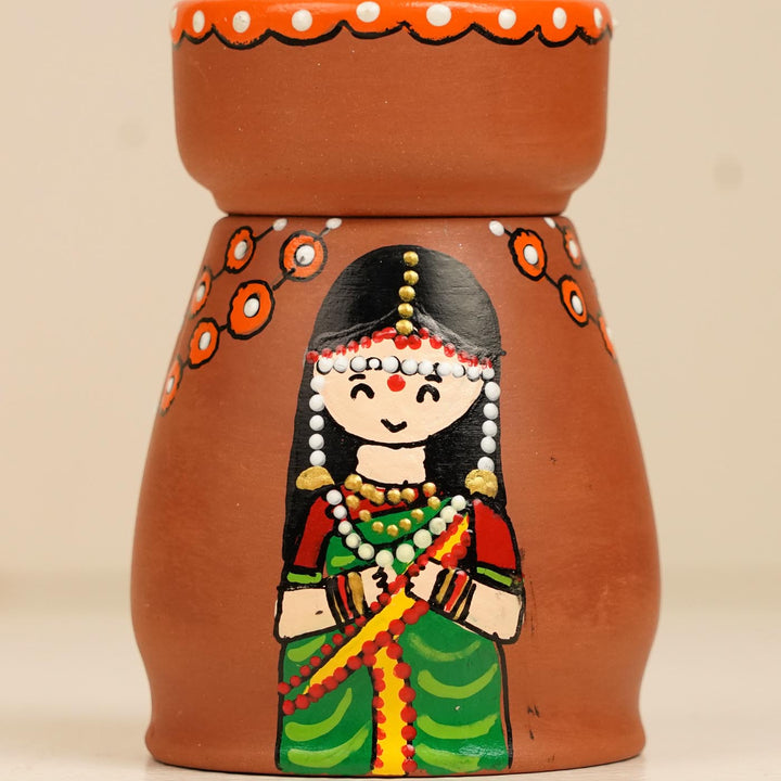 Maharastrian Couple Handpainted Terracotta Tealight Holder