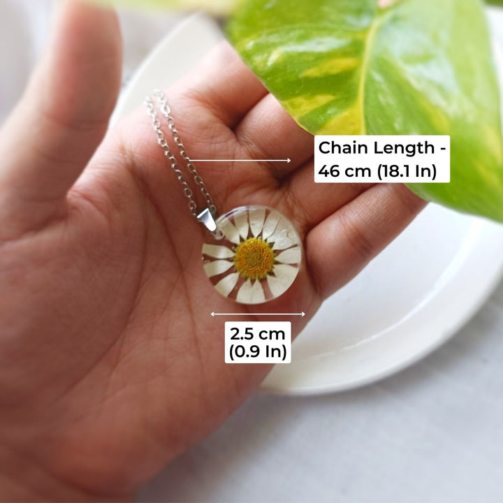 Day Dream Preserved Flower Necklace - Daisy