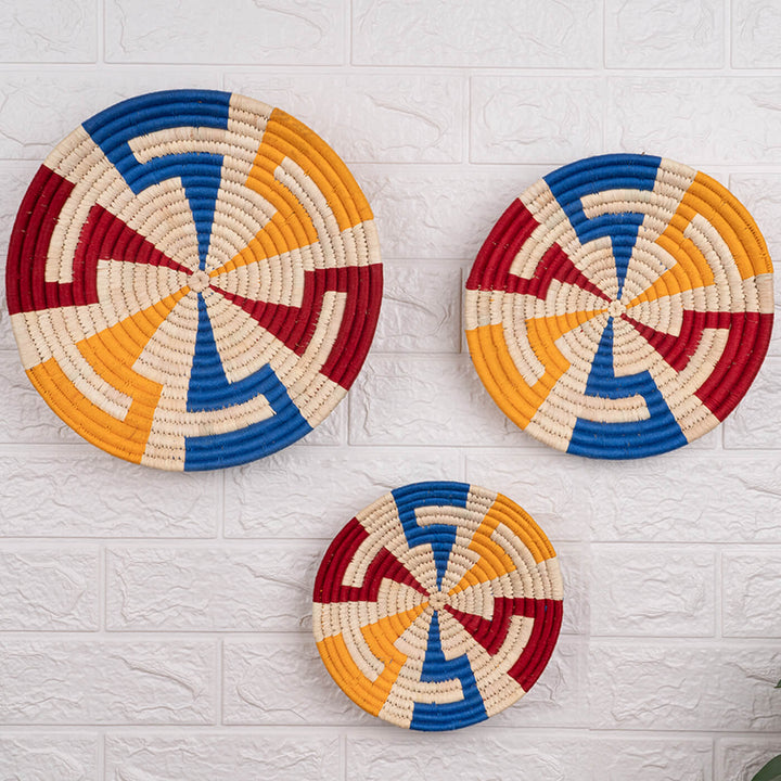 Handcrafted Sabai Grass Blue, Red & Yellow Zigzag Lines Wall Plate