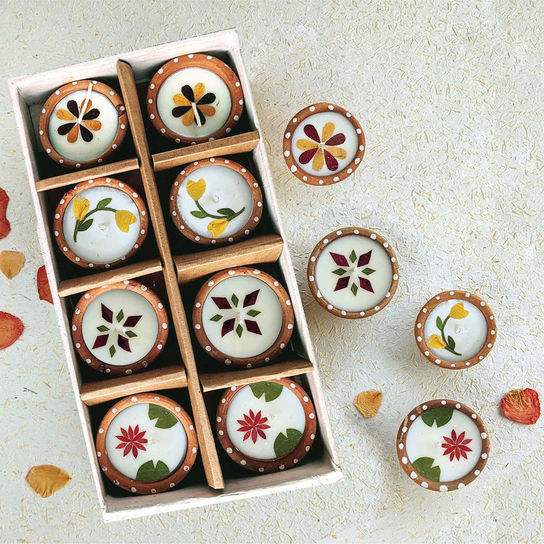 Set of 16 | Soy Wax & Dry Flower Terracota Festive Diyas