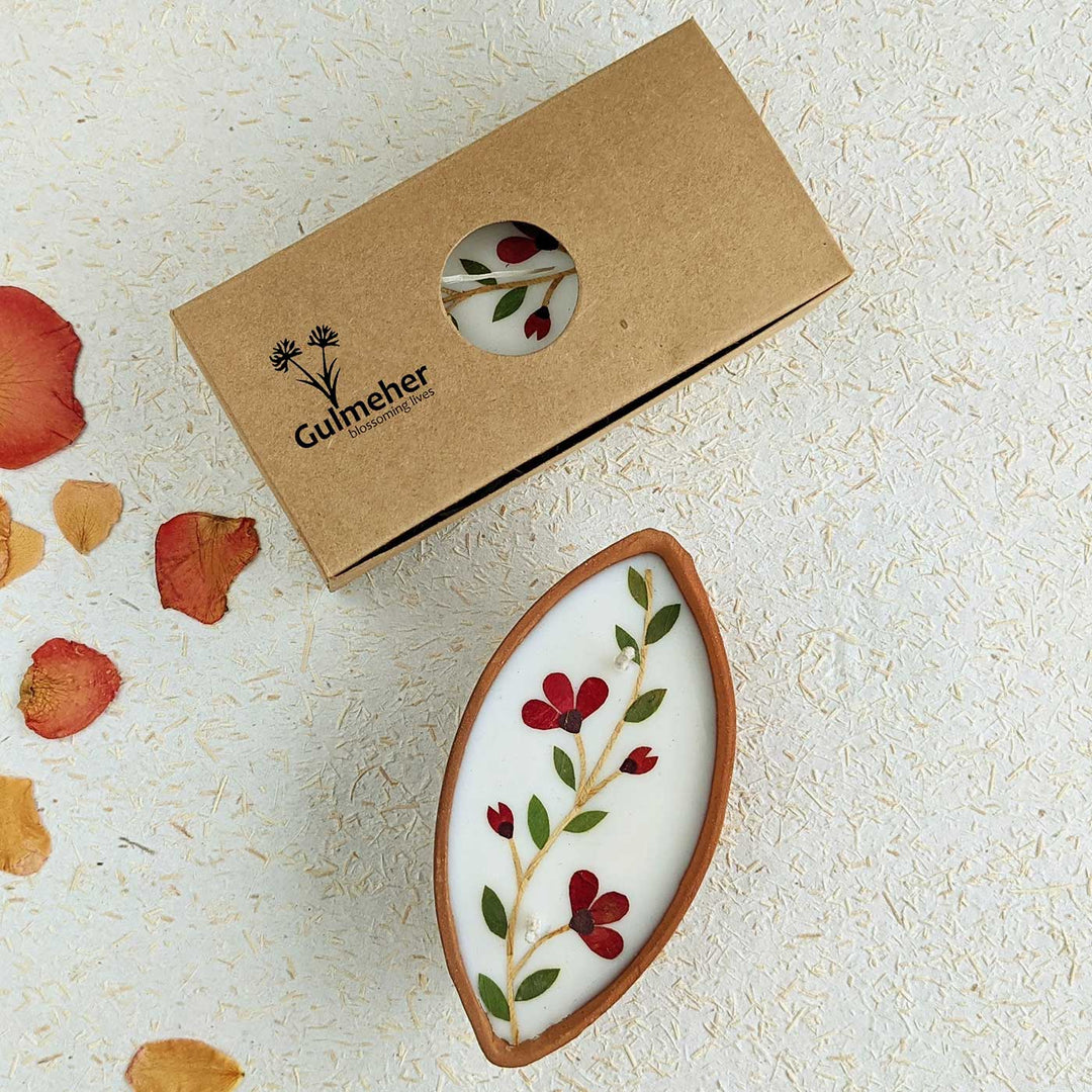 Set of 20 | Soy Wax & Dry Flower Terracota Festive Diyas