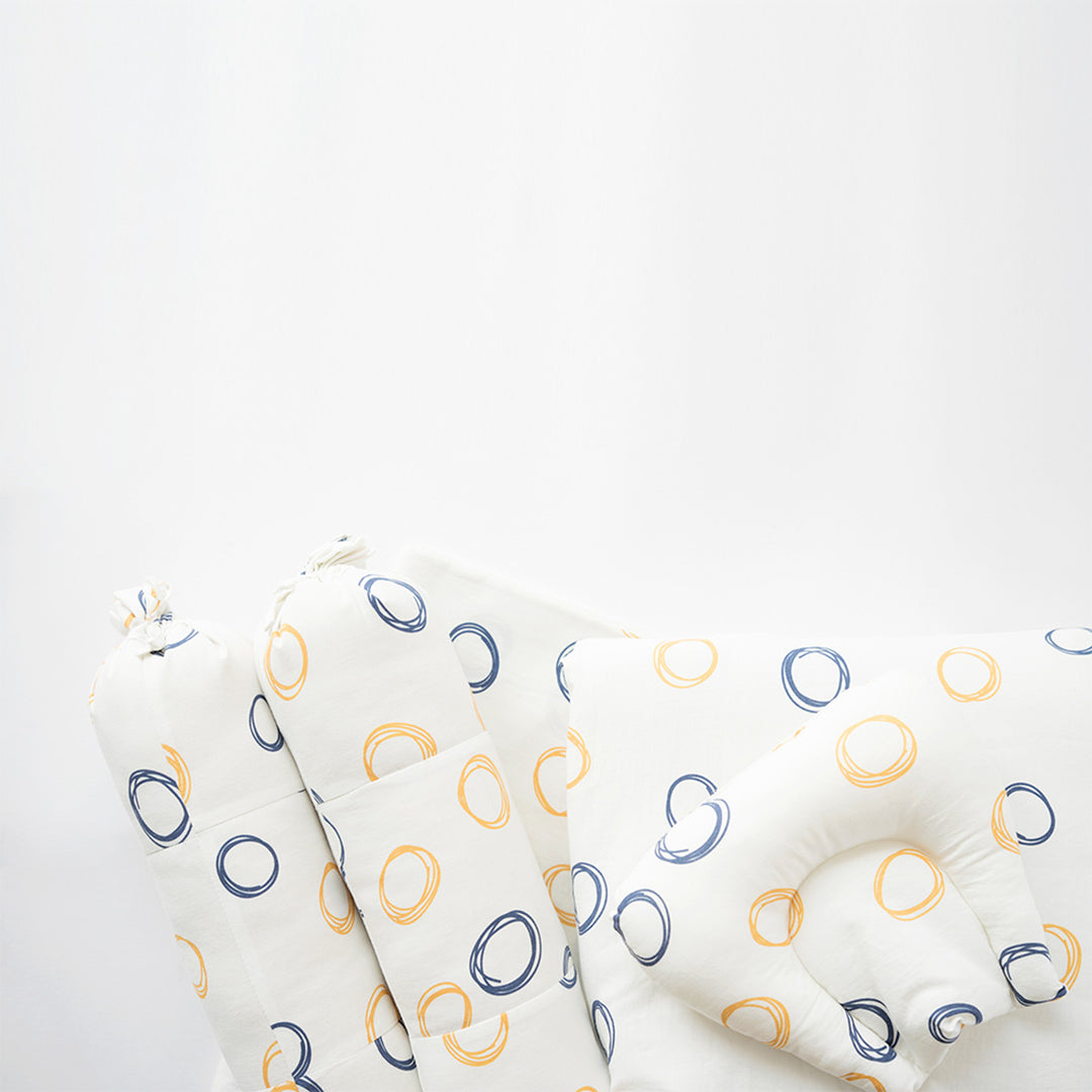 6 Pc | Personalized Doodle Circle Infant Bedding Gift Basket Set | 0-4 Years