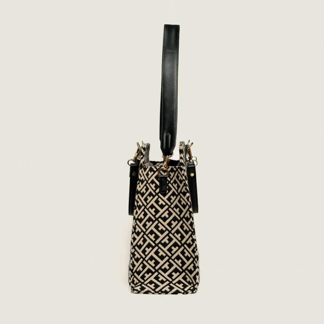 Gathjod Jacquard Structure Tote Bag