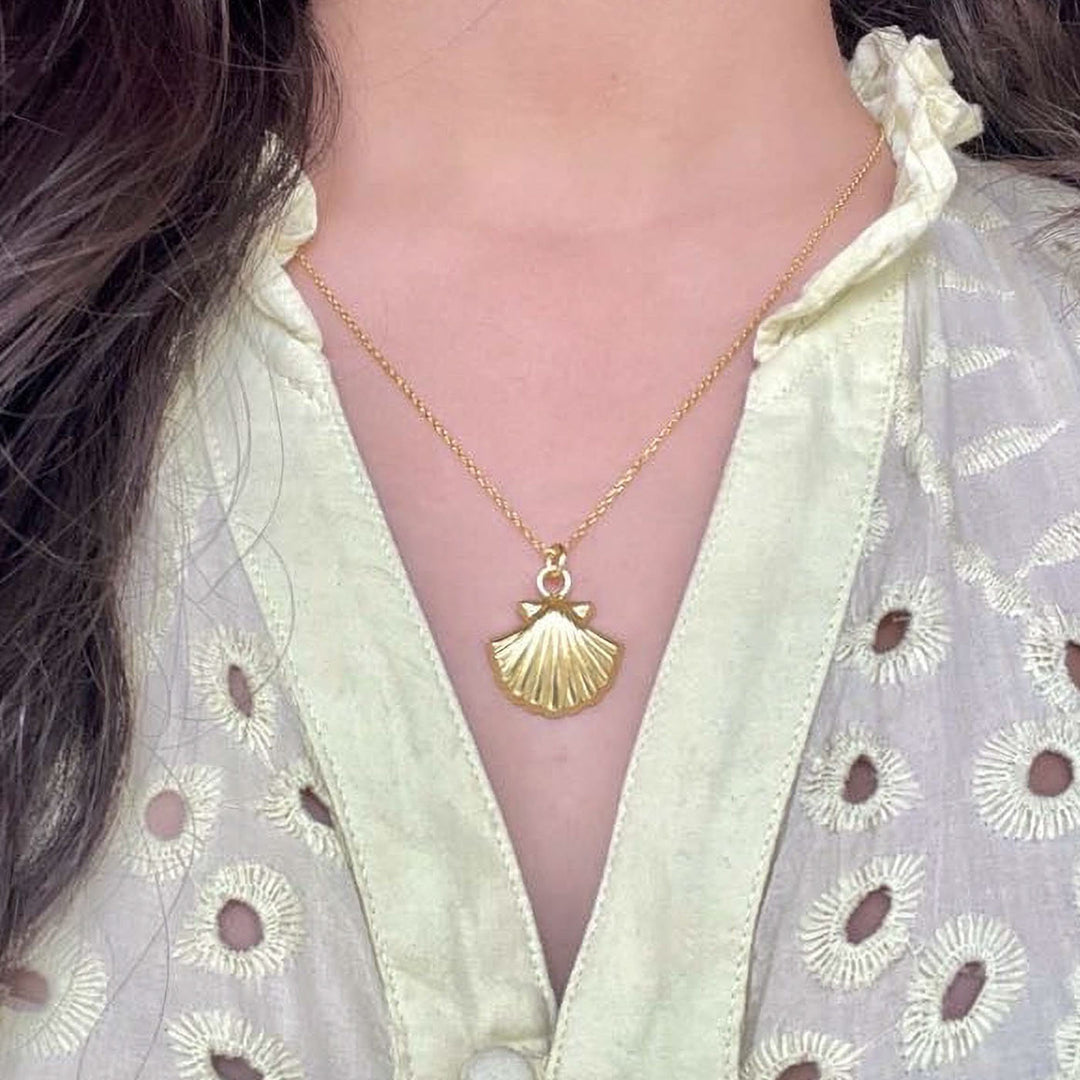 Handmade Golden Shell Pendant Brass Necklace