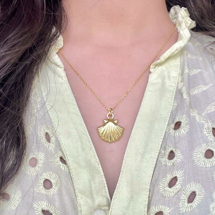 Handmade Golden Shell Pendant Brass Necklace