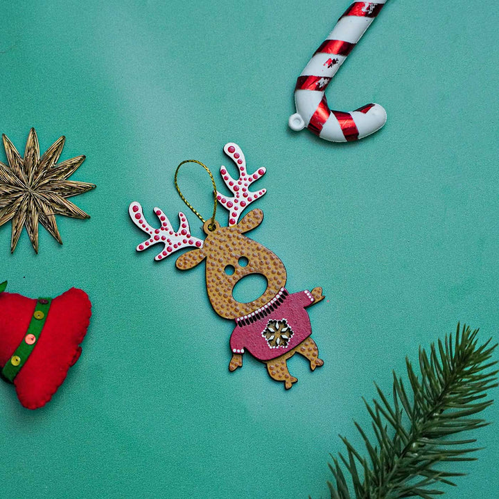 Hand-Painted Reindeer With Sweater Dot Art Mdf Wood Ornament For Christmas Tree Decoration
