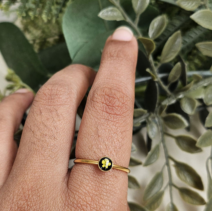 Handmade Pressed Flower Art Yellow Black Resin Ring With Origami Ring Box