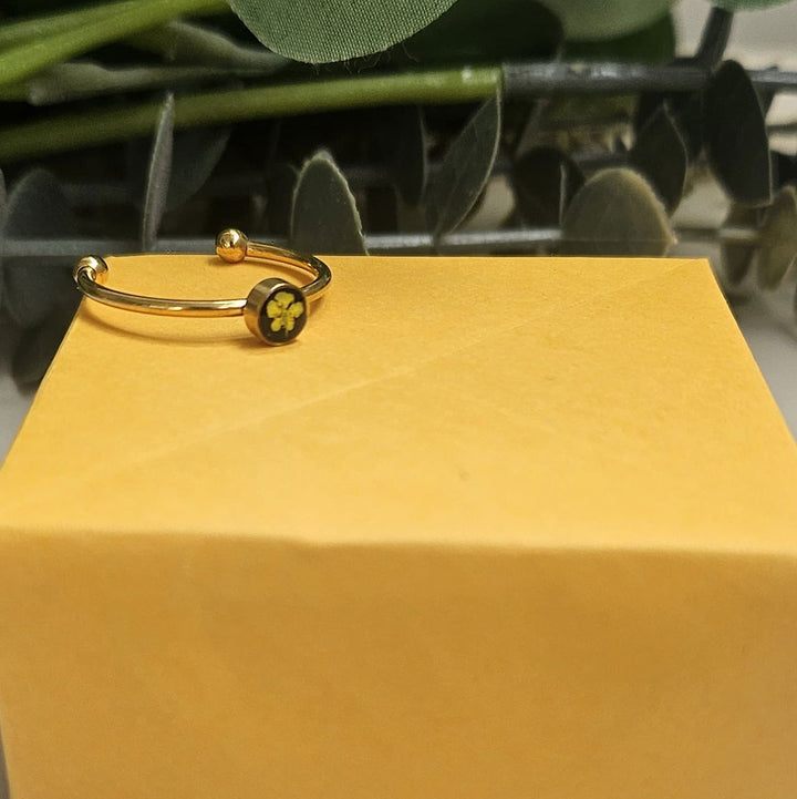 Handmade Pressed Flower Art Yellow Black Resin Ring With Origami Ring Box