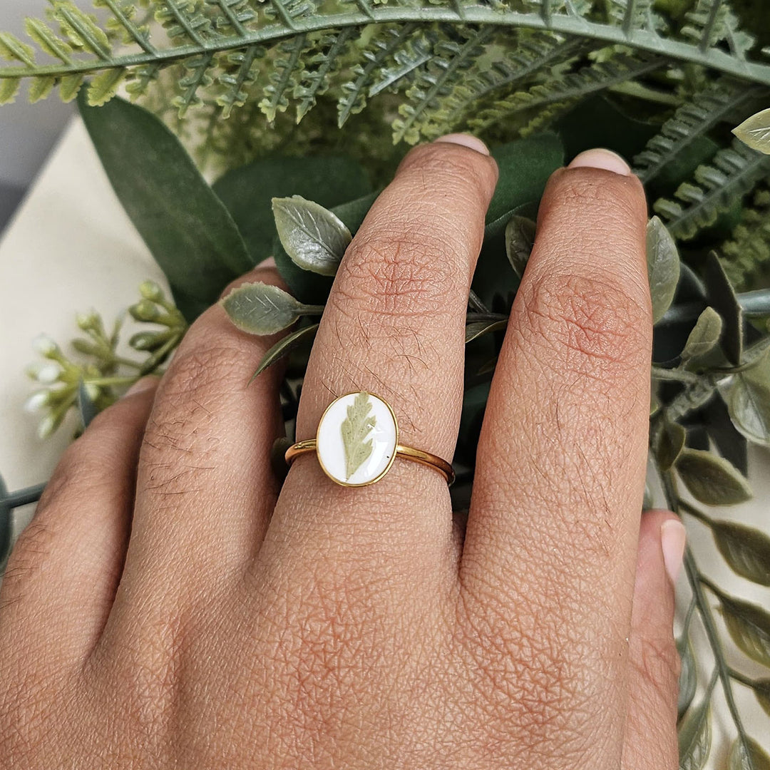 Handmade Pressed Flower Art Golden And White Resin Ring With Origami Ring Box