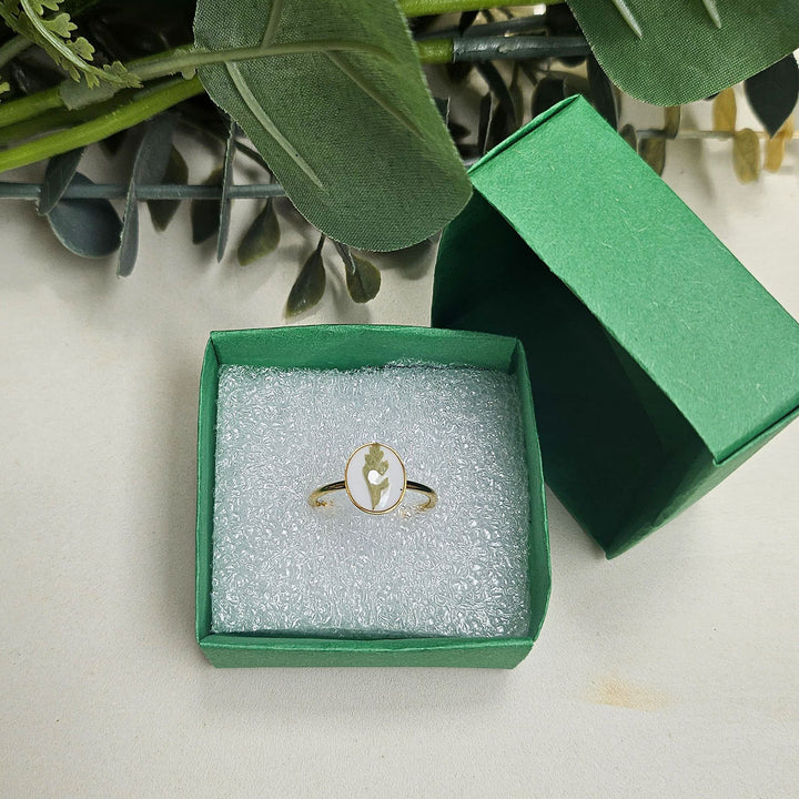 Handmade Pressed Flower Art Golden And White Resin Ring With Origami Ring Box