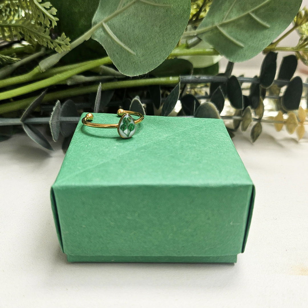 Handmade Pressed Flower Art Green Resin Ring With Origami Ring Box
