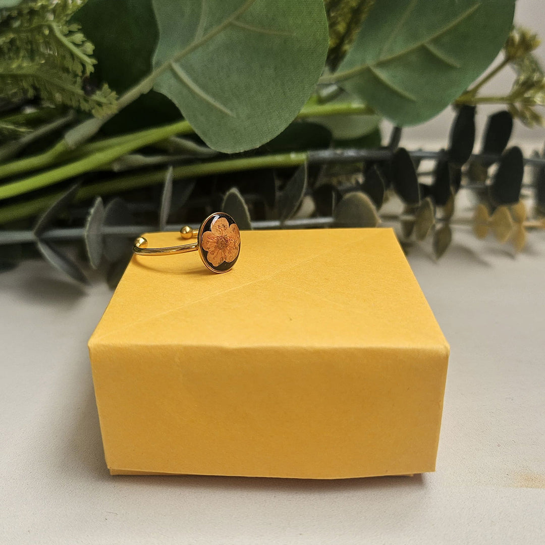 Handmade Pressed Flower Art Orange Black Resin Ring With Origami Ring Box
