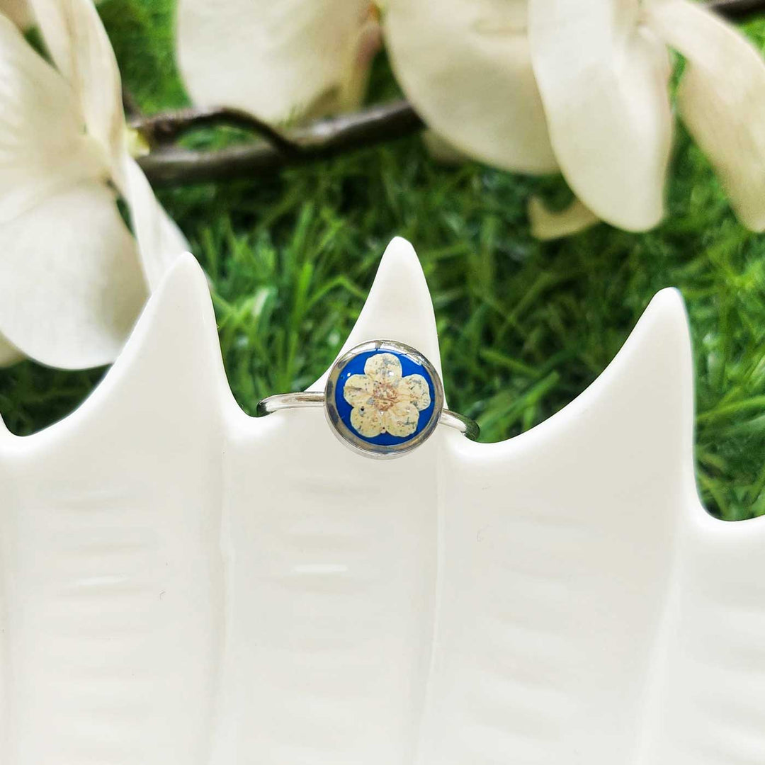 Handmade Pressed Flower Art Blue And White Resin Ring With Origami Ring Box