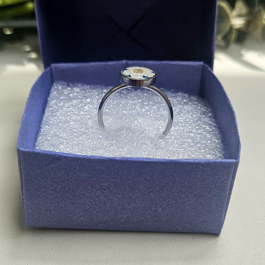 Handmade Pressed Flower Art Blue And White Resin Ring With Origami Ring Box