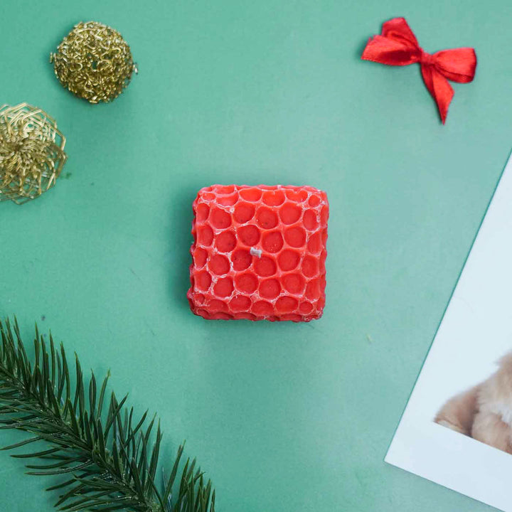 Handmade Red Honeycomb Soy Wax Candle For Christmas Decoration