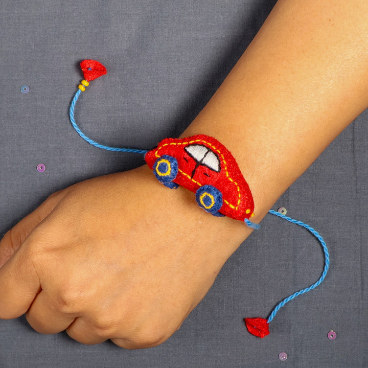 Hand Embroidered 3D Car Rakhi With Keychain For Brother