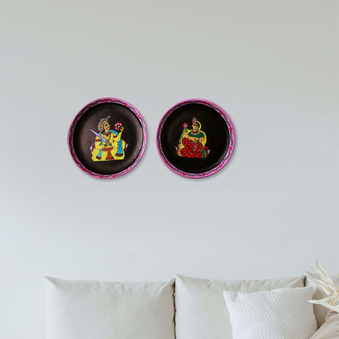 Handpainted Wooden Wall Plate With Jaipur Artwork - Set Of 2