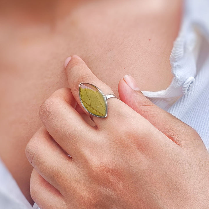 Leaf of Faith Preserved Flower Ring - Hibiscus