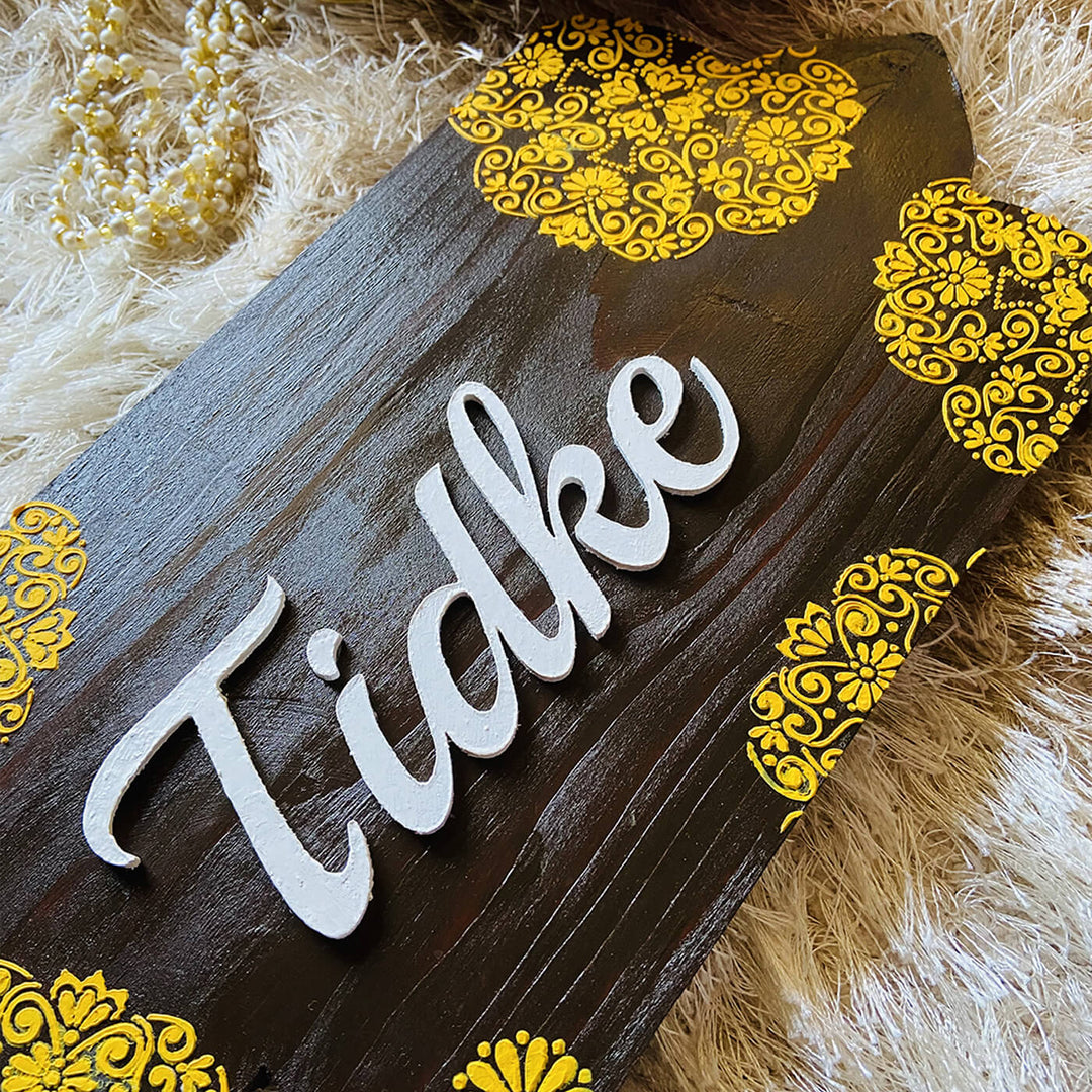 Handcrafted Personalized Curvy Pinewood Textured Nameplate