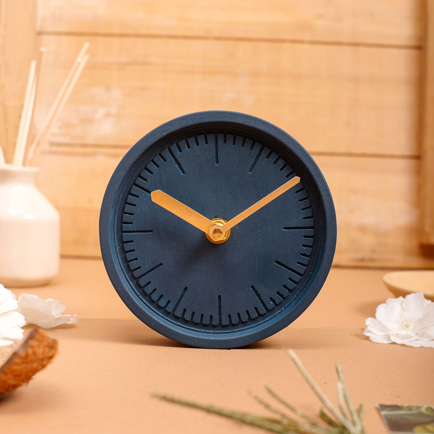 Buy Handcrafted Round Concrete Desk Clock Online On Zwende