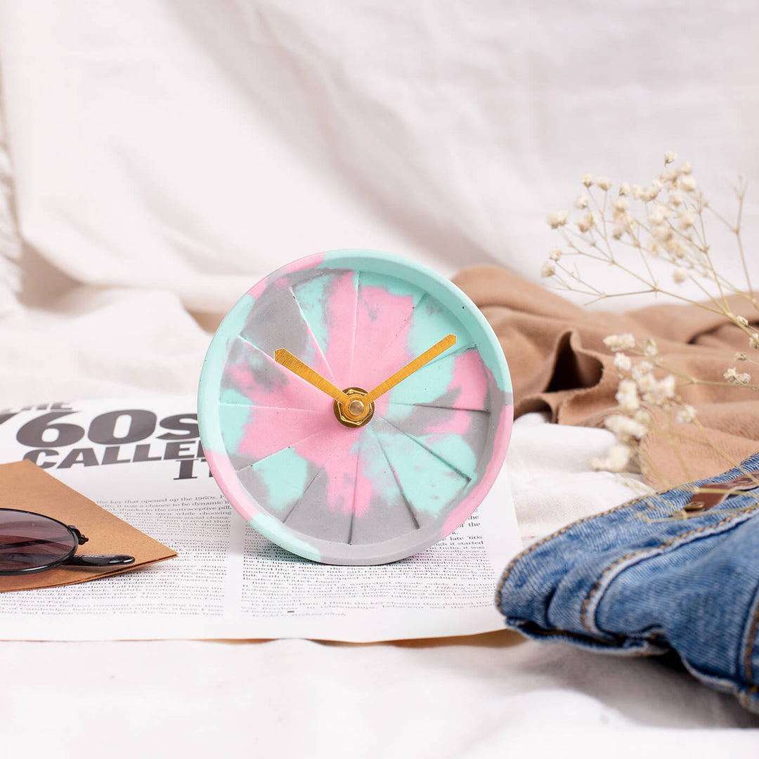 Handcrafted Round Concrete Desk Clock