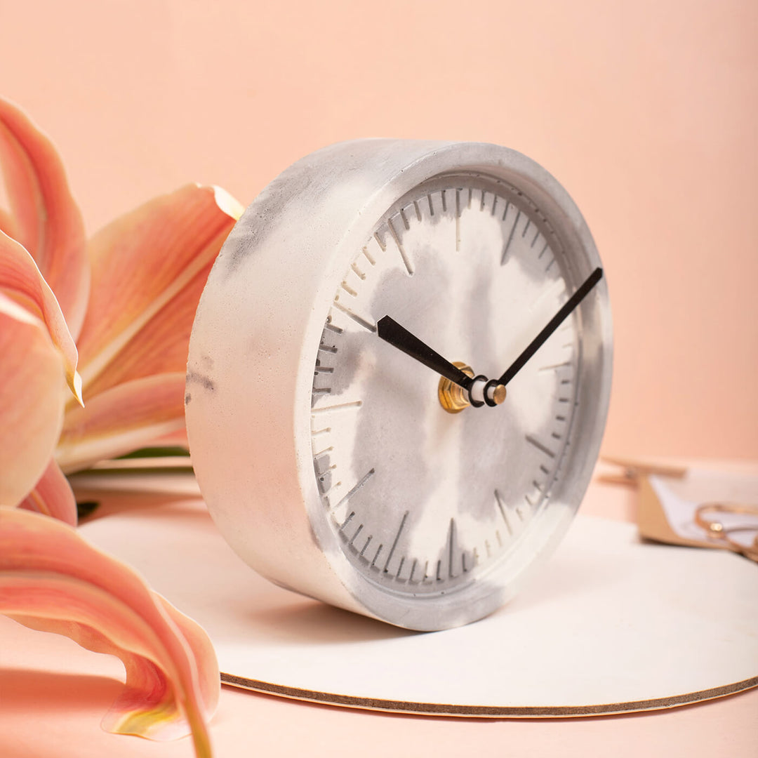 Handcrafted Round Concrete Desk Clock