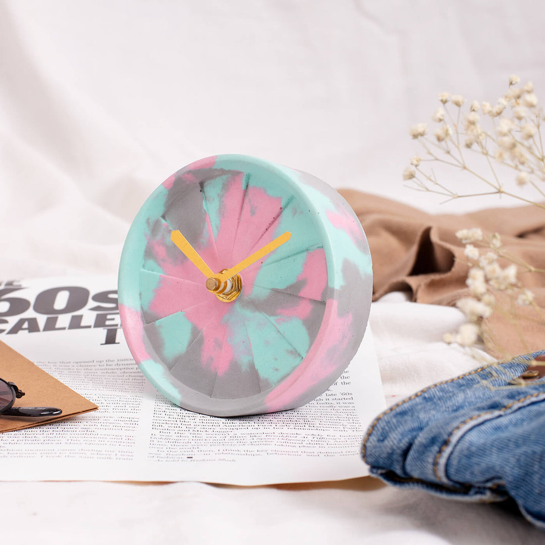 Handcrafted Round Concrete Desk Clock