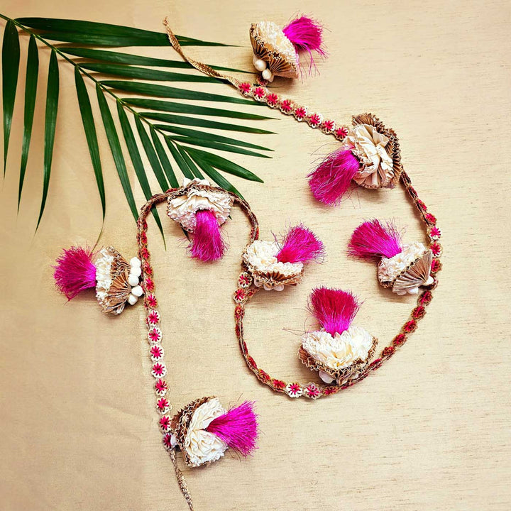 Handmade Pink Lotus Design Mini Gift Hamper | Includes 1 Silk Runner,1 Toran, 4 Diyas And 1 Gift Box