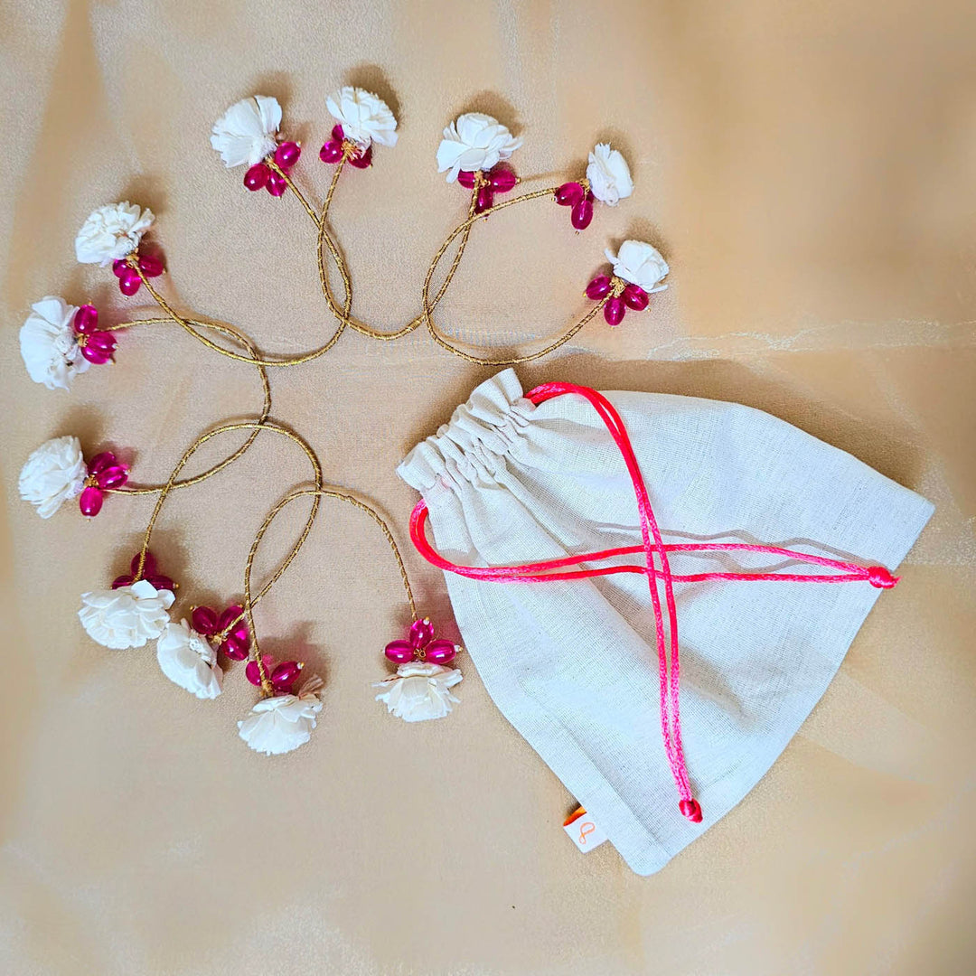 Handmade Lotus Grand Gift Hamper | Includes 1 Runner, 6 Table Mats, 6 Napkins, 6 Napkin Rings And 1 Gift Box